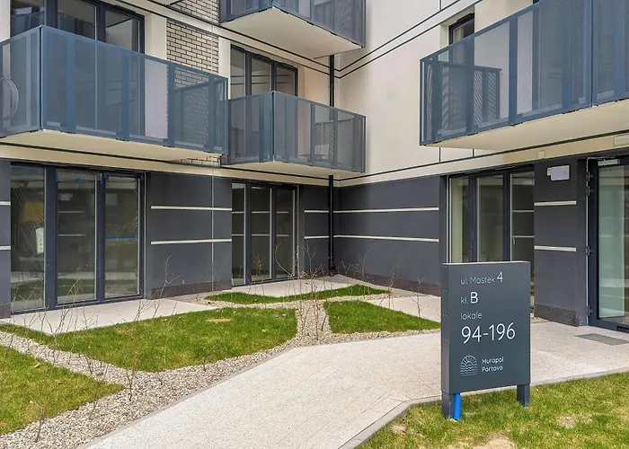 Bright Near Motlawa River In By Renters *