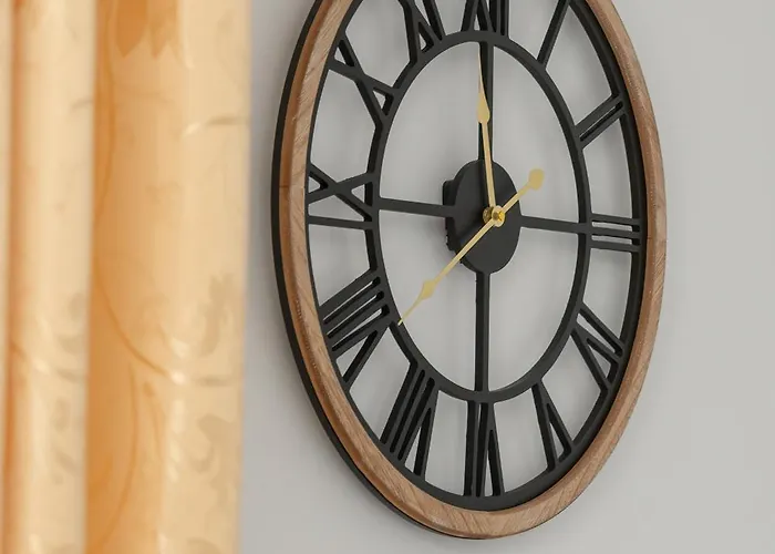 Daire Bright Near Motlawa River In By Renters