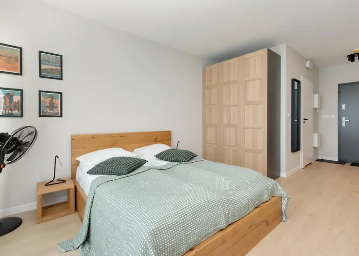 Bright Near Motlawa River In By Renters *