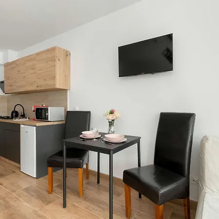 Bright Near Motlawa River In By Renters