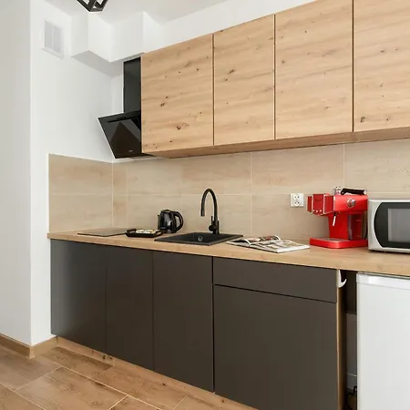 Bright Near Motlawa River In By Renters Апартаменты *