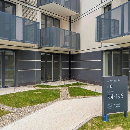 Bright Near Motlawa River In By Renters *