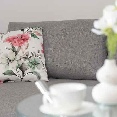 Bright Near Motlawa River In By Renters Lägenhet Gdańsk