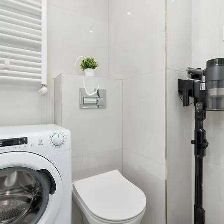 Bright Near Motlawa River In By Renters Apartment