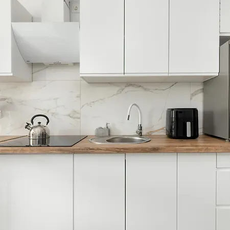 Bright Near Motlawa River In By Renters Apartment Gdansk