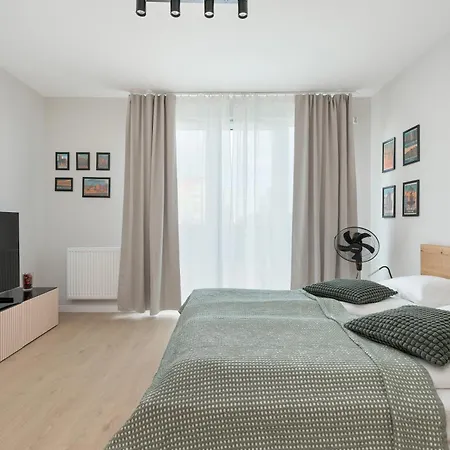 Bright Near Motlawa River In By Renters Апартаменты