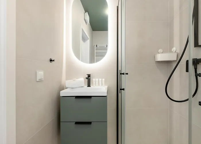 Bright Near Motlawa River In By Renters شقة غدانسك