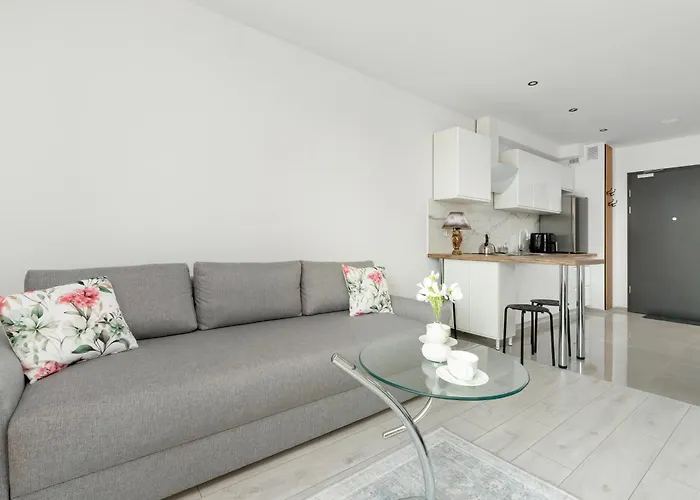 Bright Near Motława River In By Renters Apartament